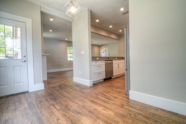 Photo - 3109 Walling Dr