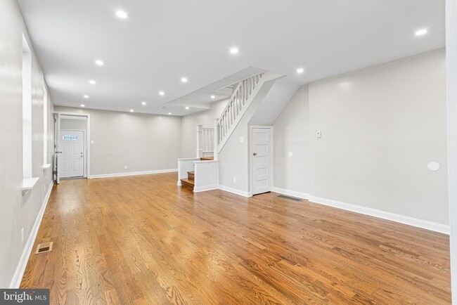 Building Photo - 518 S 56th St