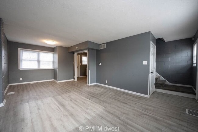 Photo - Cozy 2 Bedroom Apartment in Indianapolis w...