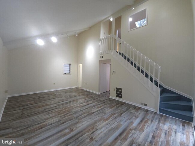 Photo - 360 Hall Rd House