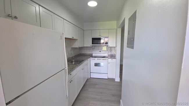 Photo - 7612 Pembroke Rd Unit C