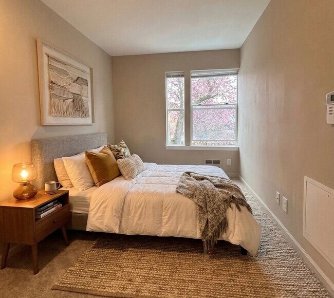 Photo - 915 6th Ave N Unidad B