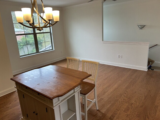 Photo - 1BR/1BA Upstairs Condo for Lease in Gated Chatsworth Court! Unit 1-C
