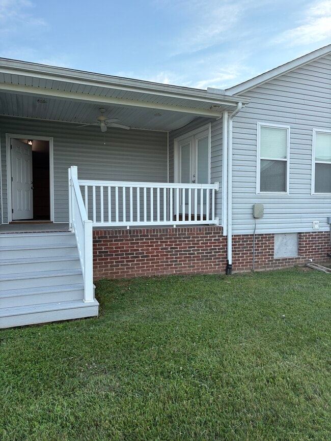 Photo - 1548 Thurman Rd