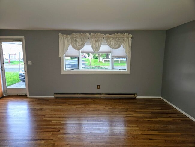 Building Photo - 1642 Whitehall Ave Rental