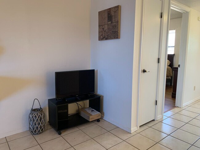 Photo - 2604 Miguel Pl Unit A