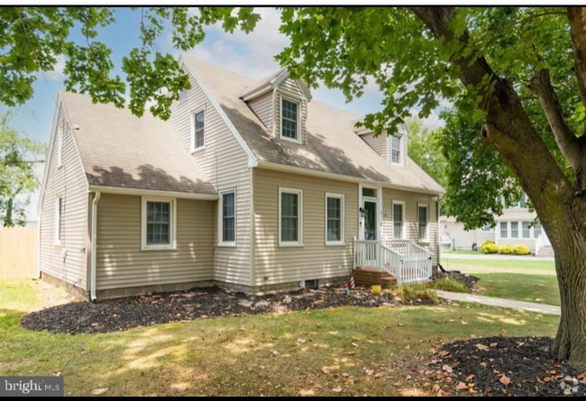 Building Photo - 129 Laurel Rd Rental