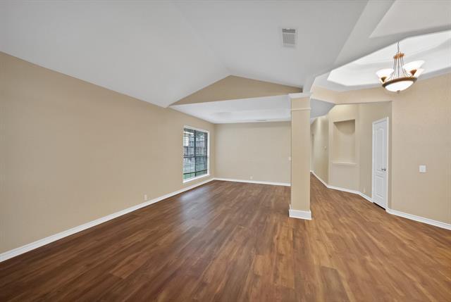 Photo - 5708 McKinley Ln