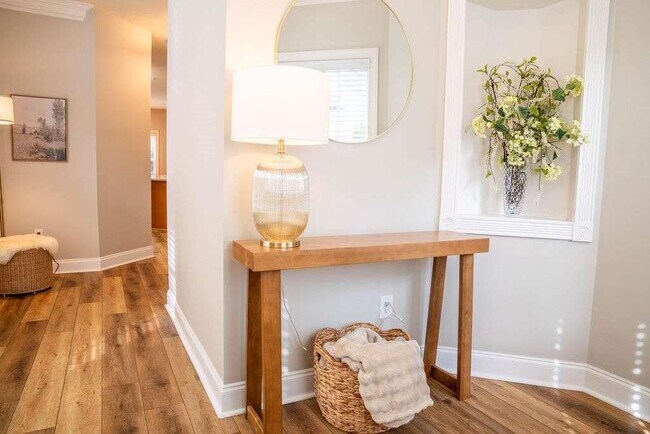 Photo - 2046 Barberry Dr