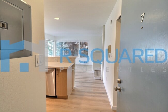 Photo - 3910 Whitman Ave N