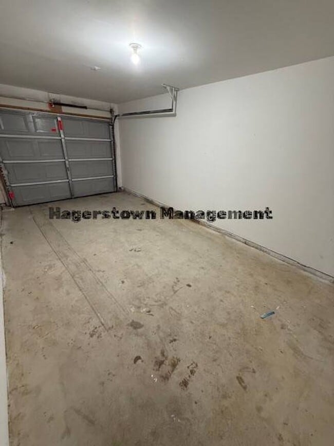Photo - Halfway Townhouse - close to shopping and dining