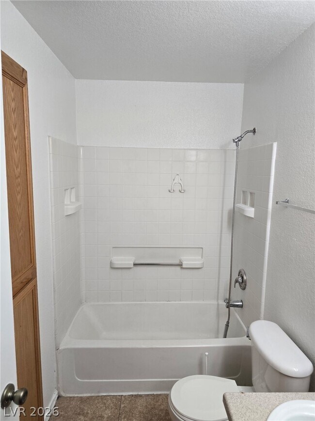Photo - 4730 E Craig Rd Unidad 2142