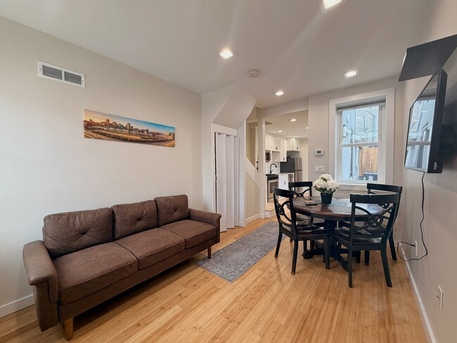 Photo - 1310 Gough St