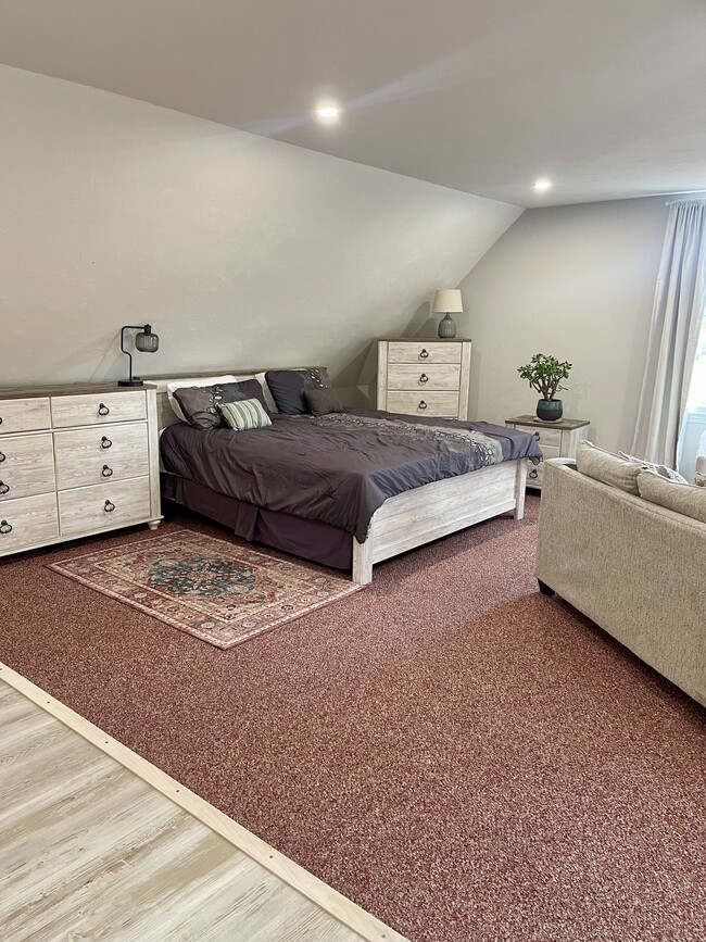 Photo - 176 North St Unidad Beautiful 850 sf studio