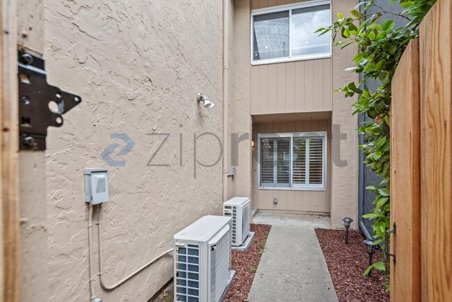 Photo - 502 Pine Wood Ln