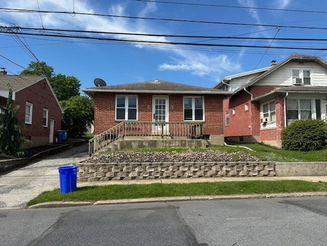 Photo - 104 S 16th St Apartment Unit B