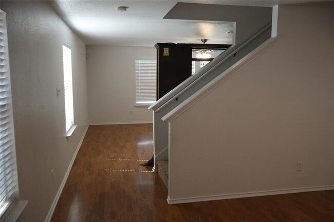 Photo - 5204 Mathra Dr