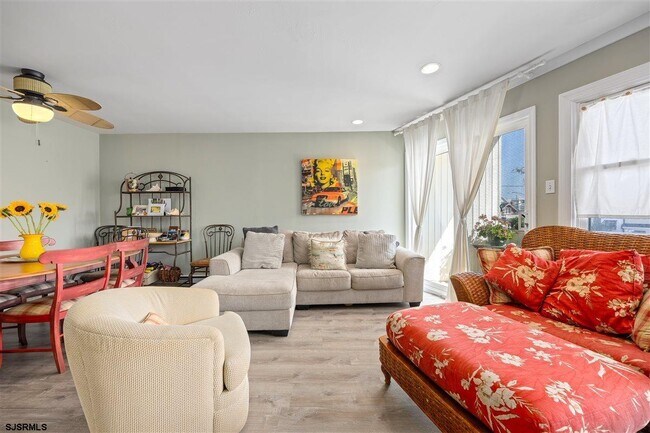 Photo - 2707 Ventnor Ave Unit B
