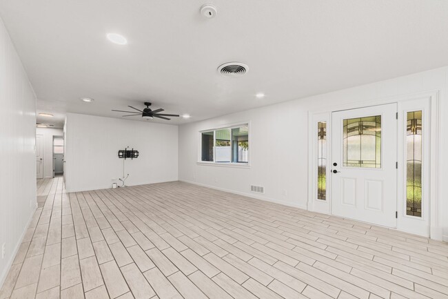 1240 W Copper Ave