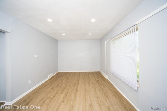 Photo - 22675 Santa Maria St