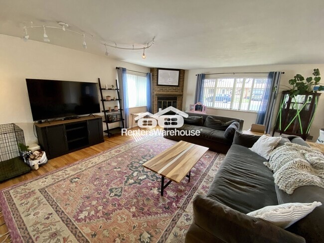 Photo - 3140 Webster St