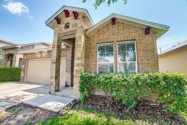 Building Photo - Beautiful 3 Bedroom in Republic Oaks Community