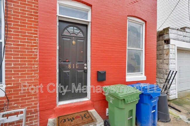 Photo - 811 Mangold St
