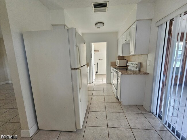 Photo - 423 Morgan Cir S