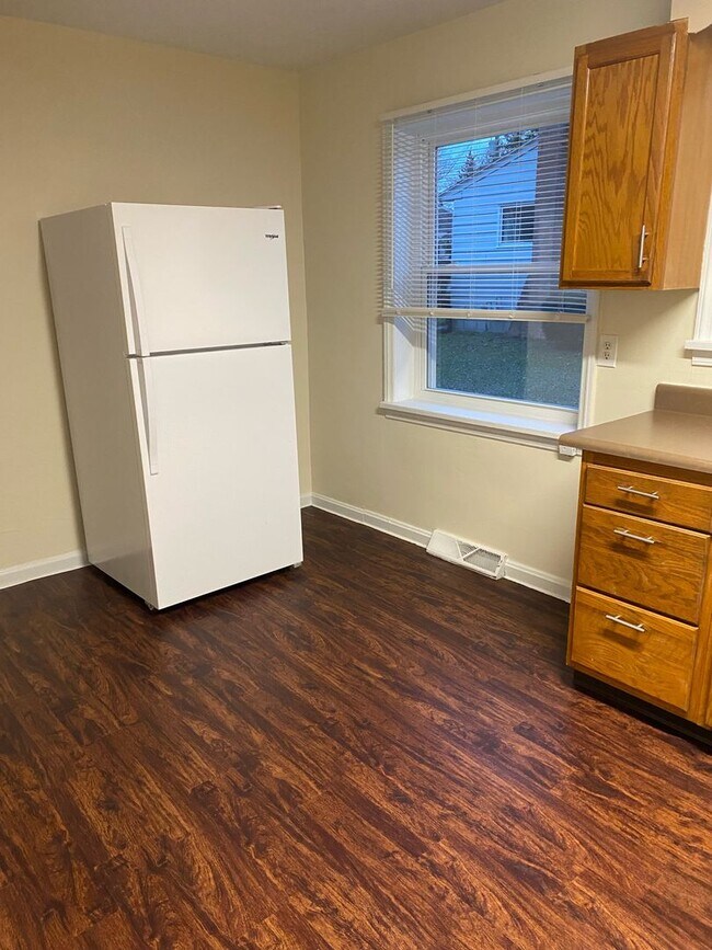 Photo - 230 Laurel St