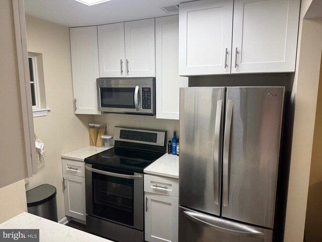 Photo - 4126 Timber Log Way