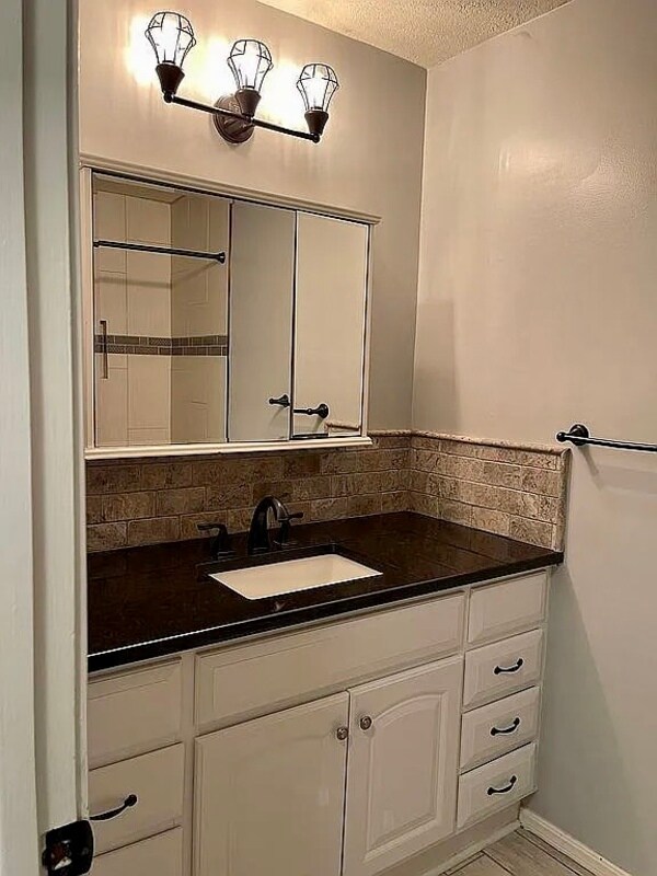 9 Lackland Cir