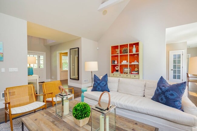 Photo - 31 Roberts Ln