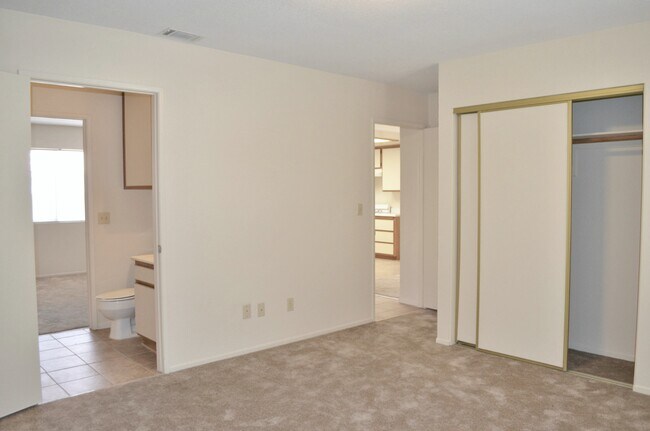 Photo - Desert Villas Apartments