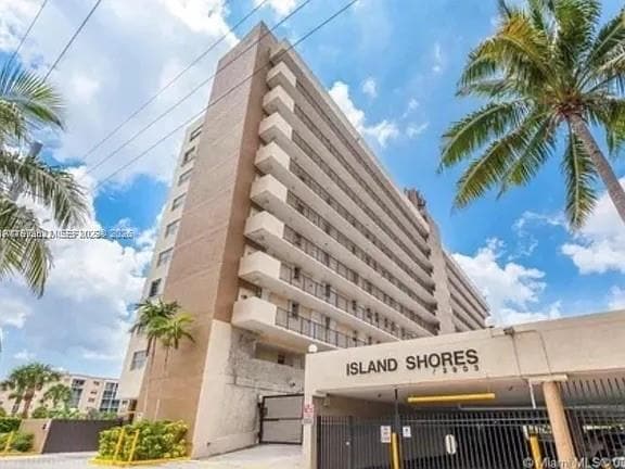 Photo - 2903 N Miami Beach Blvd Unit 806