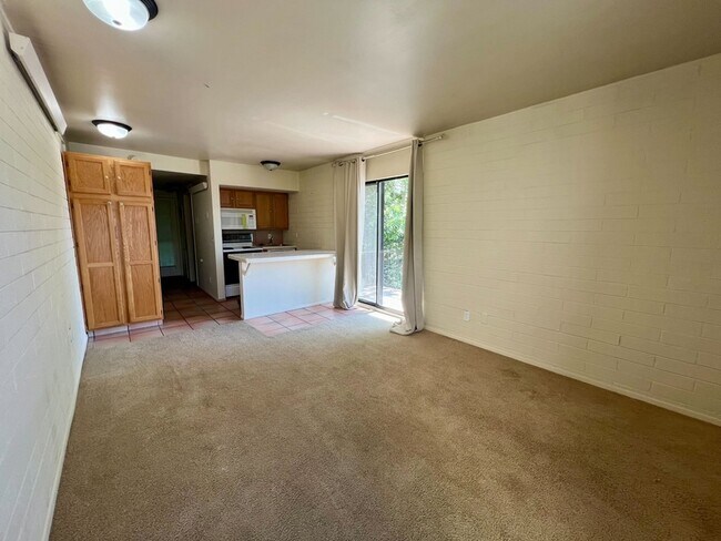 Photo - 599 Darwin St Unit 14