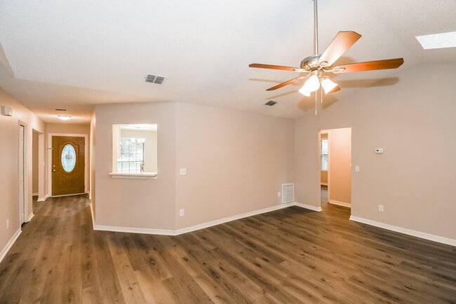 Photo - 3667 Lumberjack Cir N