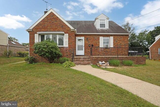 Building Photo - 30 Hendrickson Ave Rental