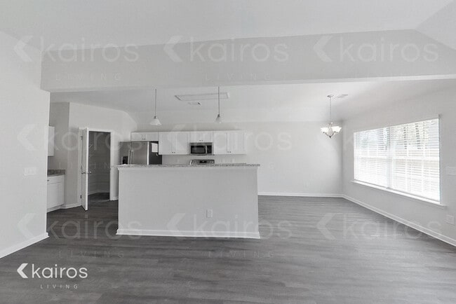 Photo - 814 Heather Dr