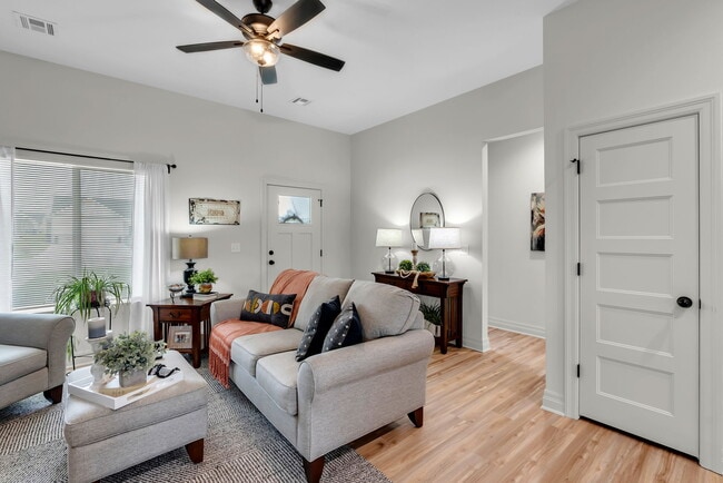 Photo - 1703 Jase Ct