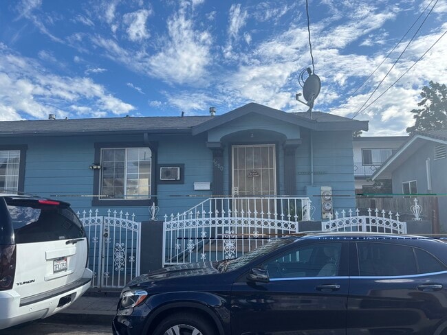 Building Photo - 4680 Lincoln Ave
