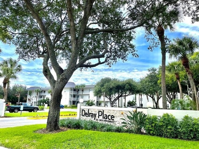 Photo - 240 SE 10th St