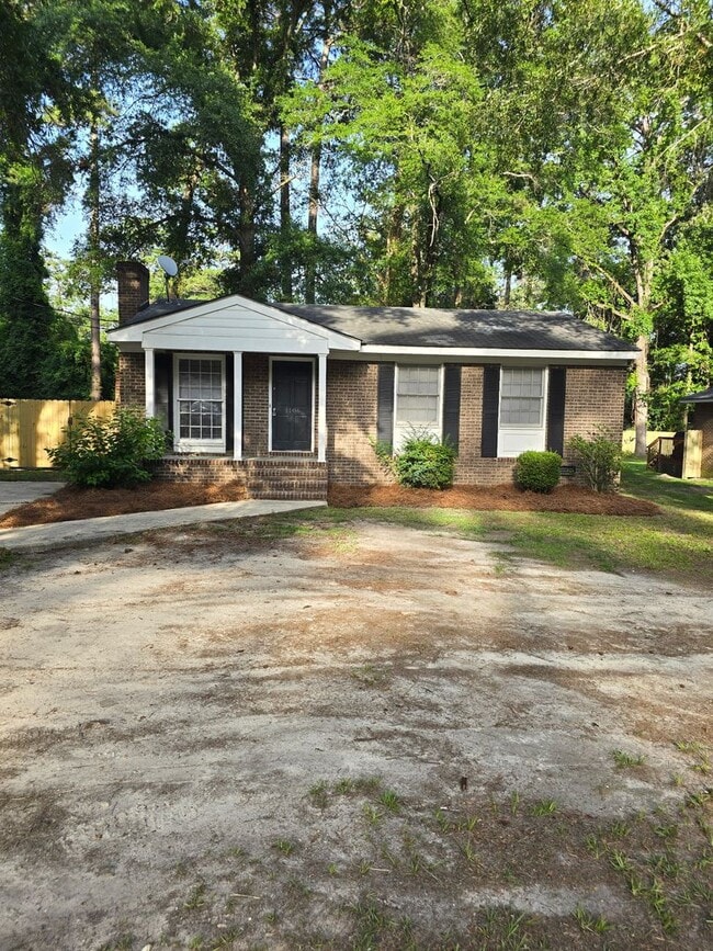 Photo - Renovated Home 3 bedroom 1.5 bath with new privacy wooden fence