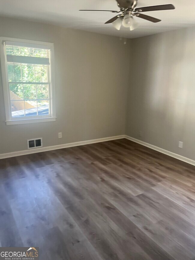 Photo - 1262 Lorenzo Dr SW