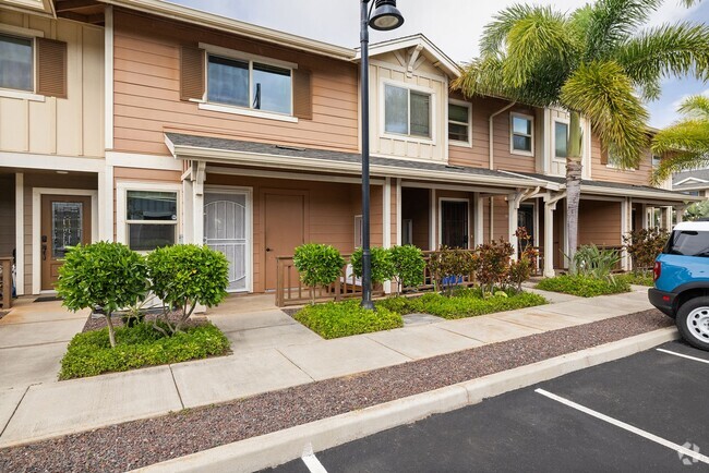 Building Photo - Pet Friendly 2 bed/ 2.5 bath/ 2 parking at... Rental