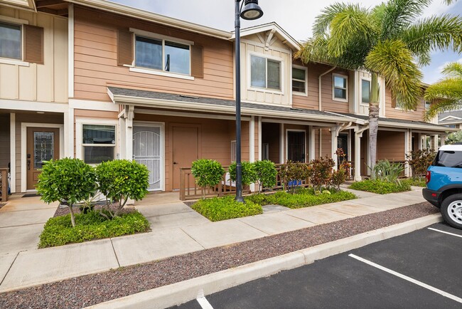 Pet Friendly 2 bed/ 2.5 bath/ 2 parking at... - Pet Friendly 2 bed/ 2.5 bath/ 2 parking at... Townhome