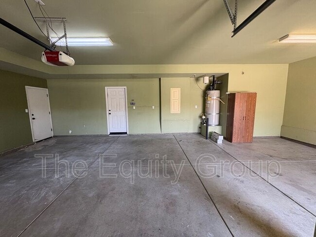 3116 W Buena Vista Ave