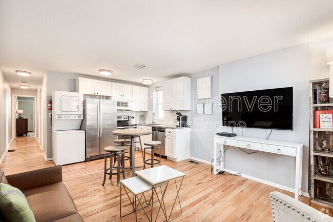 Building Photo - 2409 Tremont Pl Rental