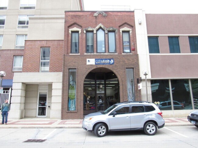 Photo - 211 Broadway Ave S Unidad A211-02