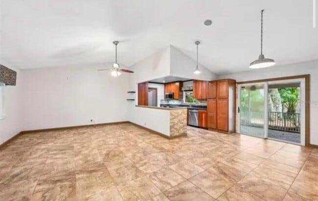 Photo - 255 SW Salerno Rd