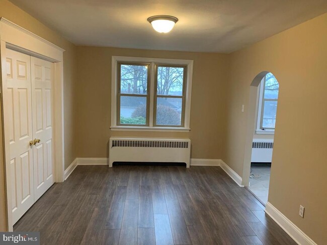 Building Photo - 1017 N York Rd